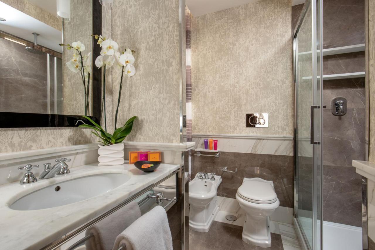 The Inn At The Spanish Steps Luxury Collection - Mario De' Fiori Suite Róma Kültér fotó